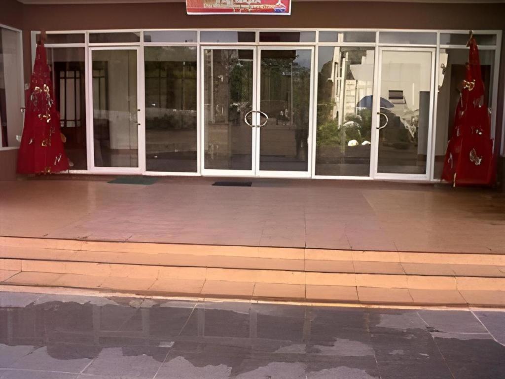 富豪广场酒店 Nabua 外观 照片